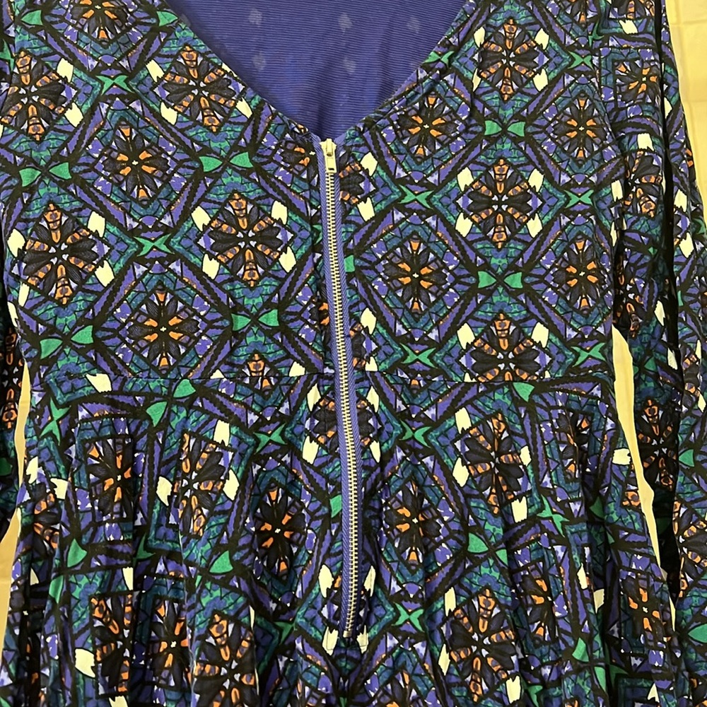 Patterned Dress - Picture 5 of 6
